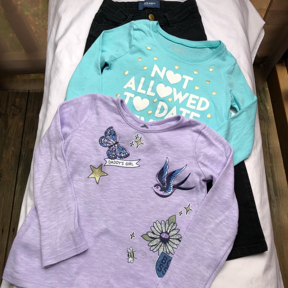 ❤️TWO LONG SLEEVE SHIRTS...ONE PAIR OF BLACK JEANS